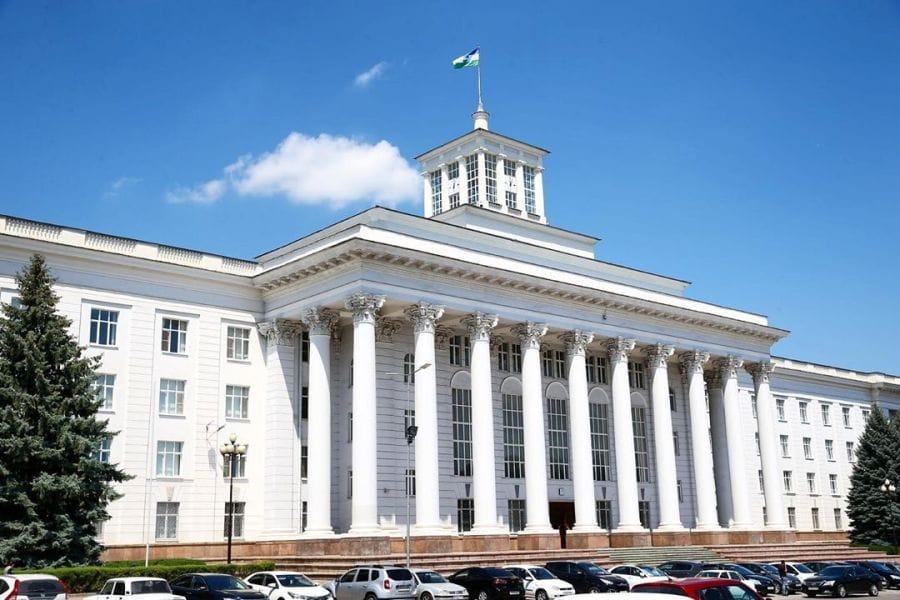 Глава КБР Казбек Коков в связи с эпидемиологической ситуацией подписал указ о введении новых ограничительных мер, который вступает в силу с 27 октября.