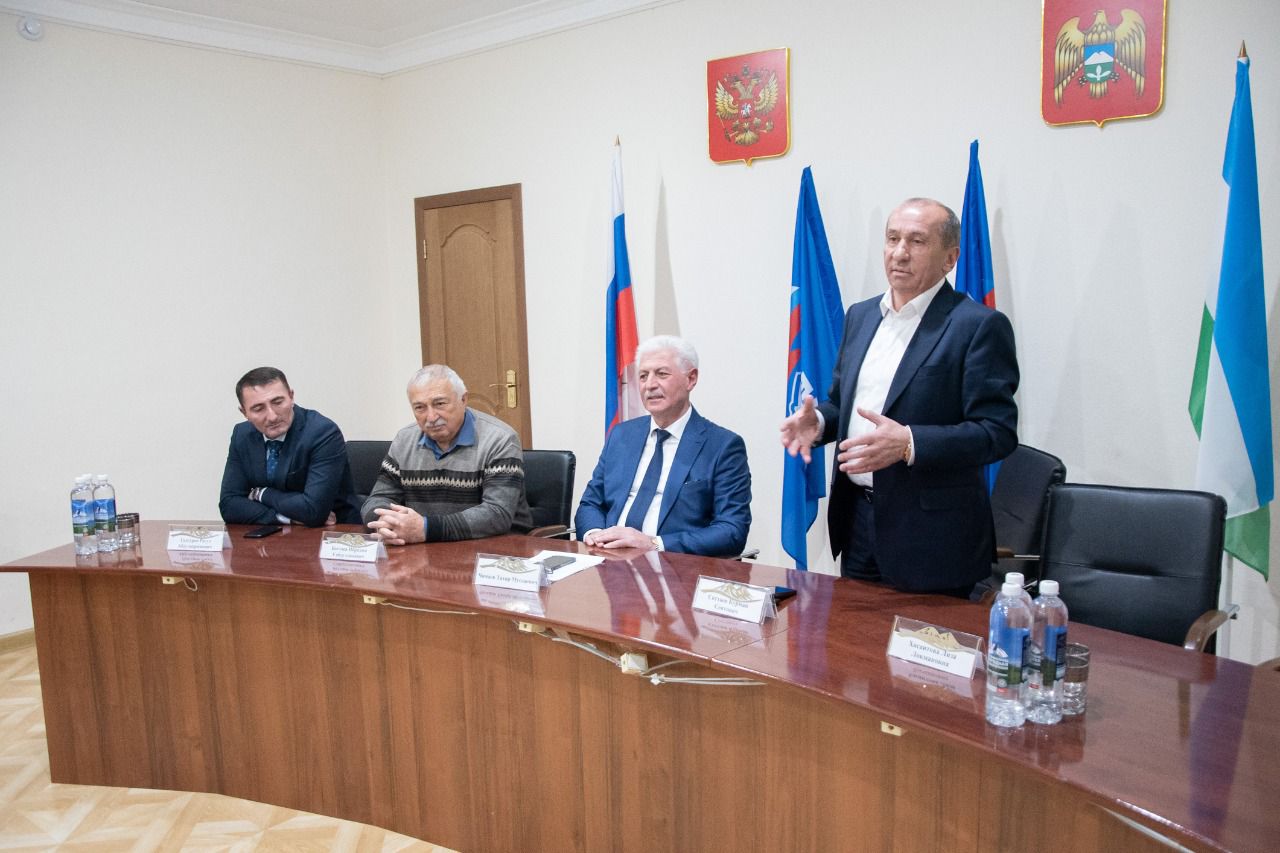 Вручили договора социального найма 