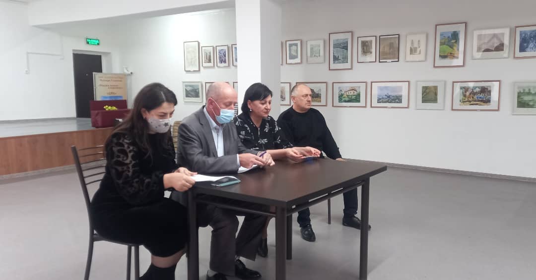 В населённых пунктах Эльбрусского муниципального района прошли собрания по вопросу эпидемиологической ситуации в районе и о мерах по предотвращению распространения новой коронавирусной инфекции COVID -19.