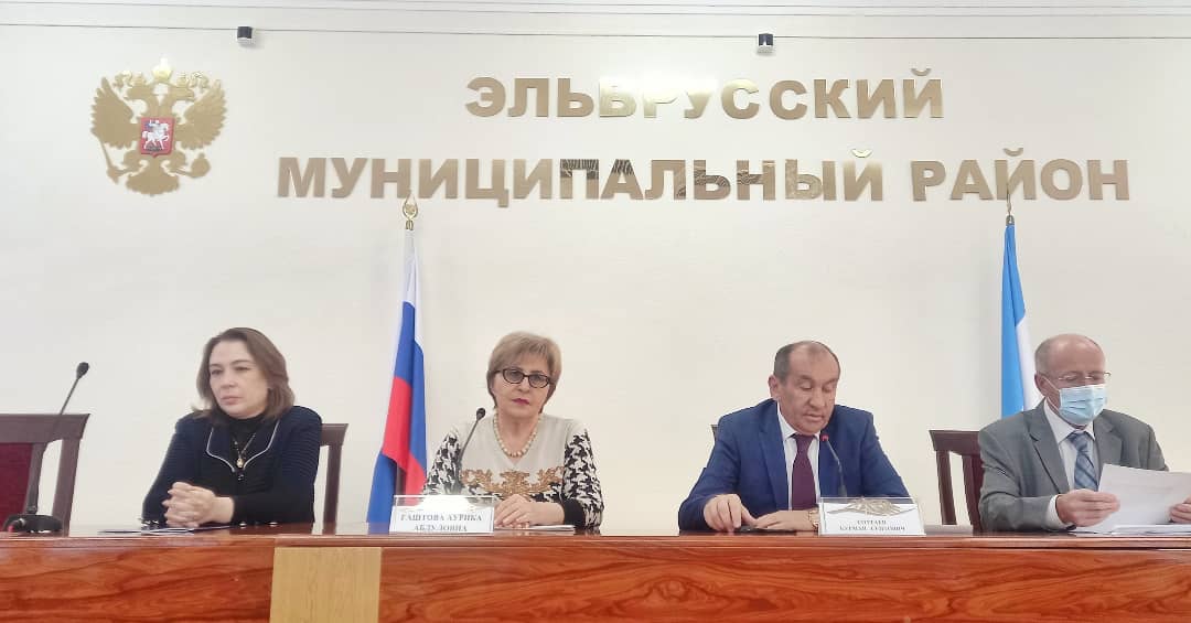 И.о. главы местной администрации Эльбрусского муниципального района Курман Соттаев провёл совещание, на котором обсудили вопрос о ходе реализации Всероссийской переписи населения 2020