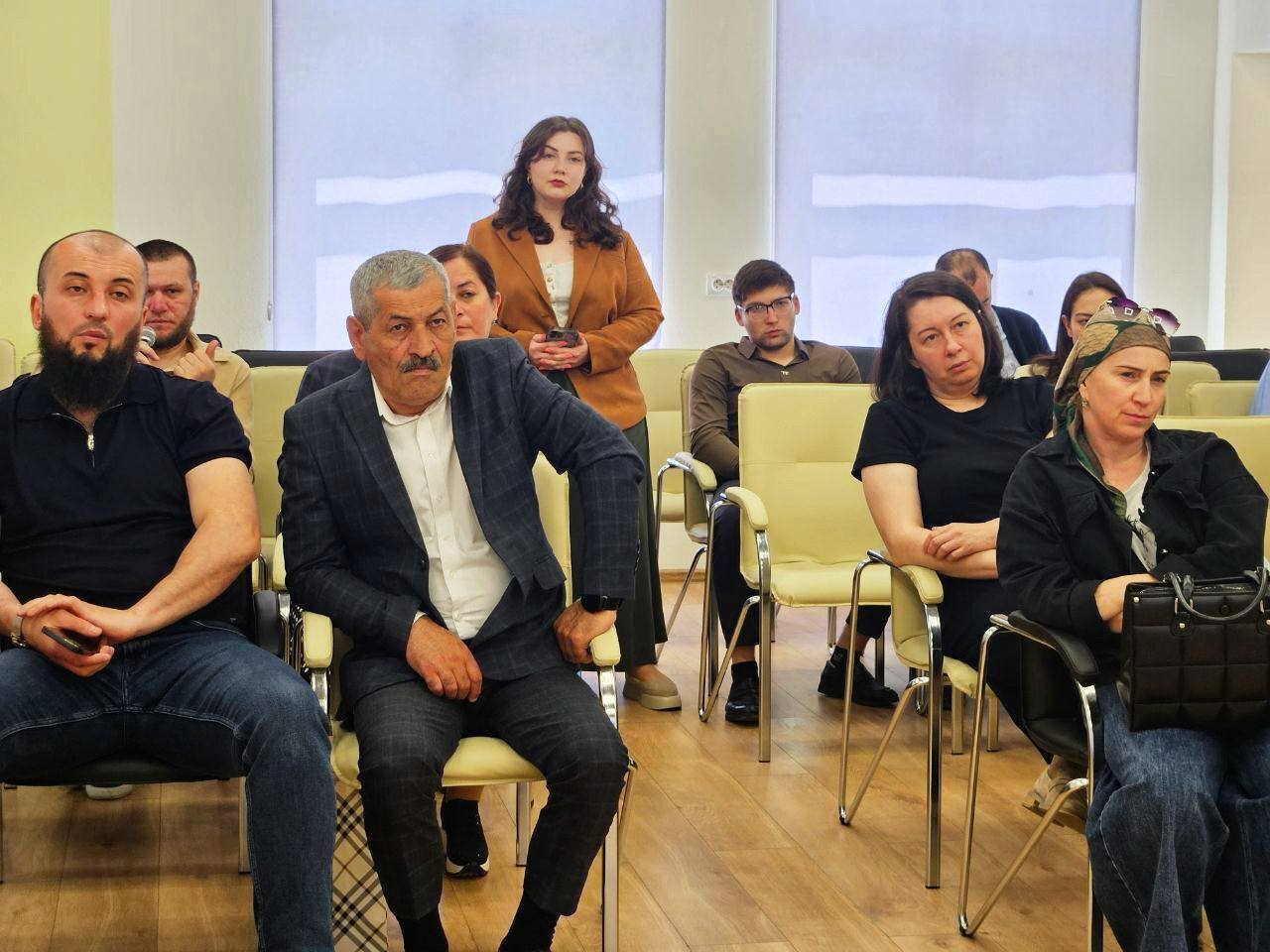 Министерством курортов и туризма КБР проведен семинар: «Классификация, туристический налог: что нужно знать средствам размещения?». 