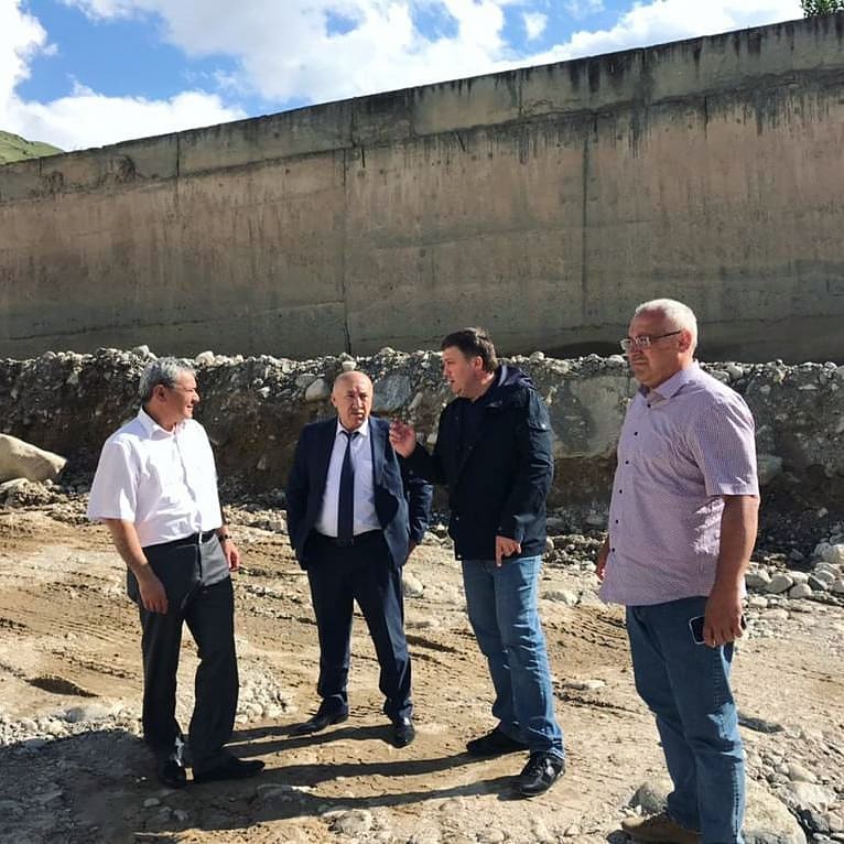Инспекция работ по расчистке селепропускного канала .