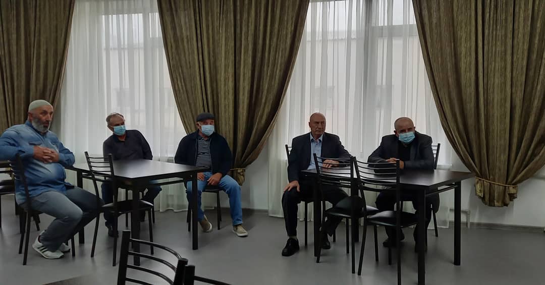 В с.п. Былым Эльбрусского муниципального района прошло собрание , по проведению информационно-разъяснительной работы с жителями, активом и депутатами совета местного самоуправления по иммунизации населения в целях профилактики COVID-19.